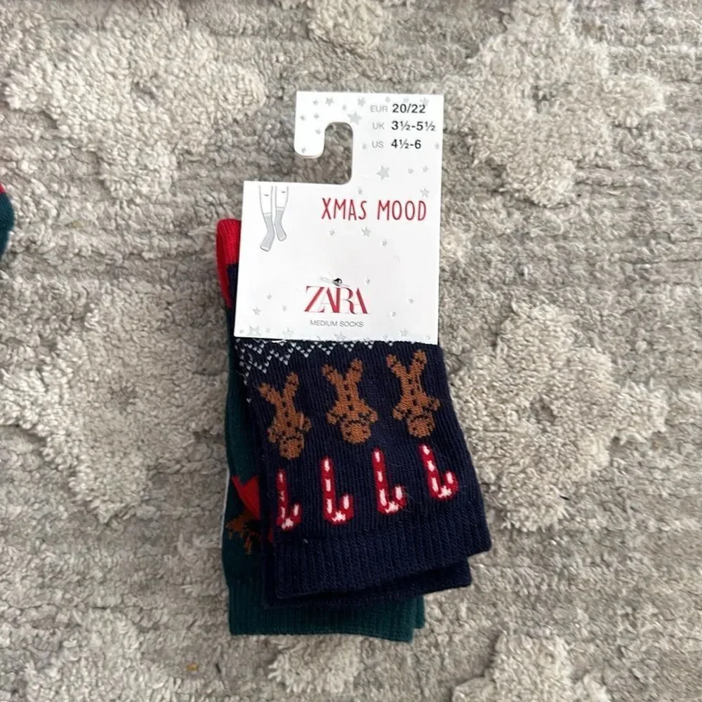 ZARA Kids | Green | TWO PACK OF LONG CANDY CANE SOCKS